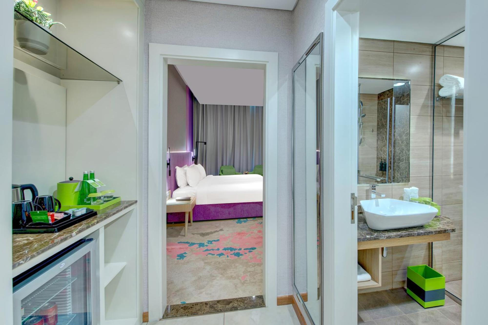 La Quinta By Wyndham Abu Dhabi Al Wahda Otel Dış mekan fotoğraf