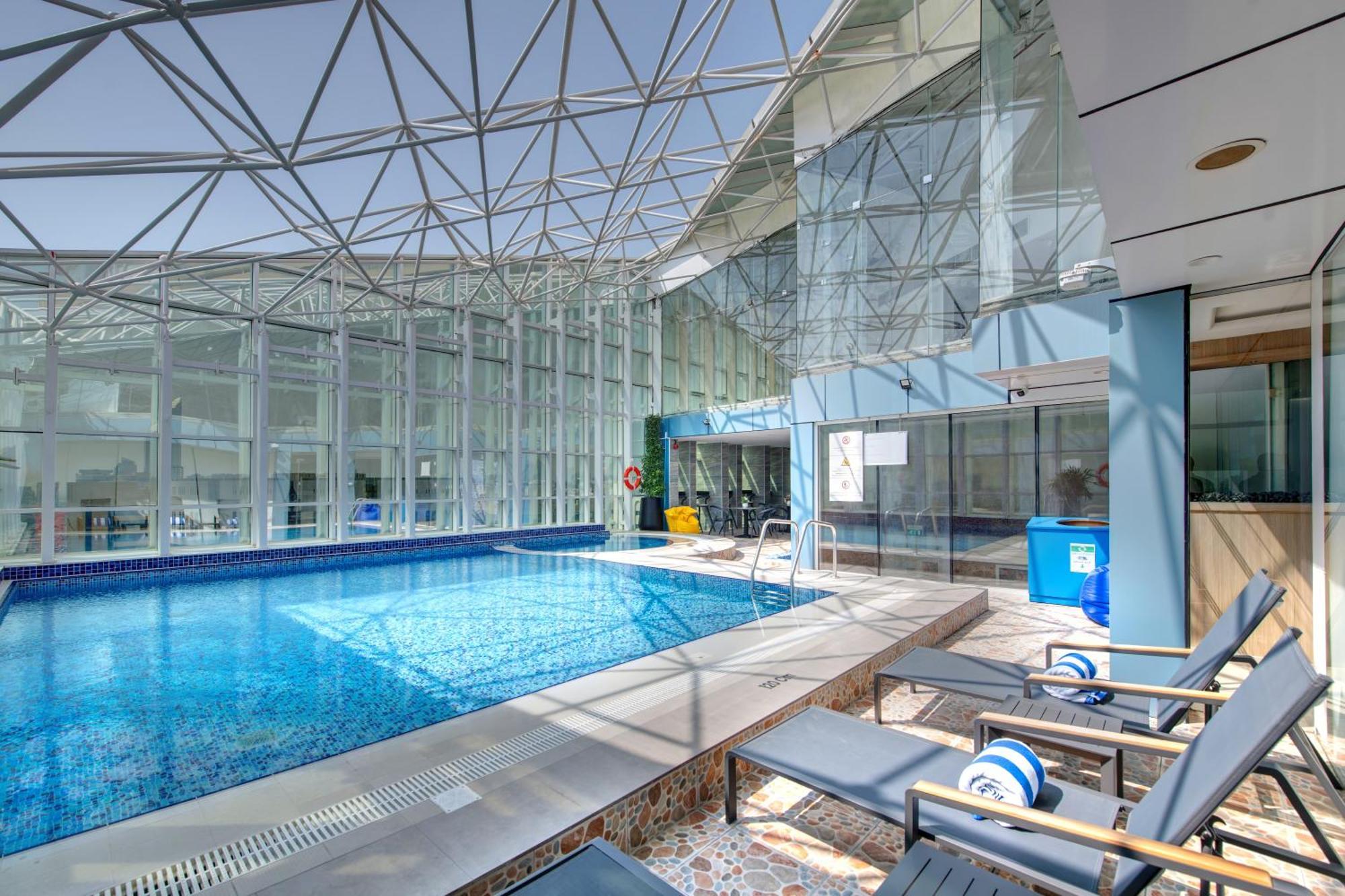 La Quinta By Wyndham Abu Dhabi Al Wahda Otel Dış mekan fotoğraf